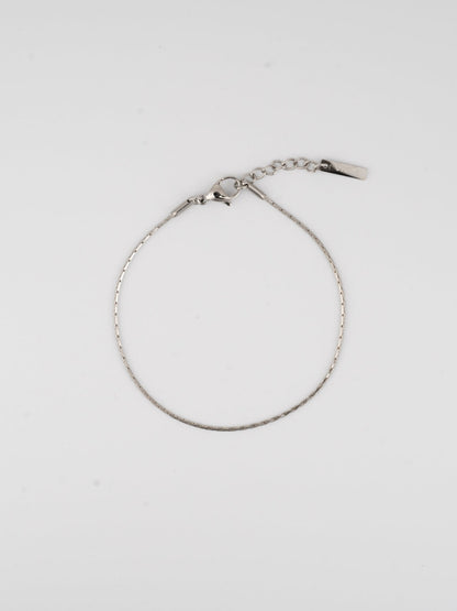 WIRE BRACELET | Zilver